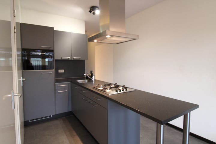 Photo 16 of Carmelietenstraat-oost 2-G