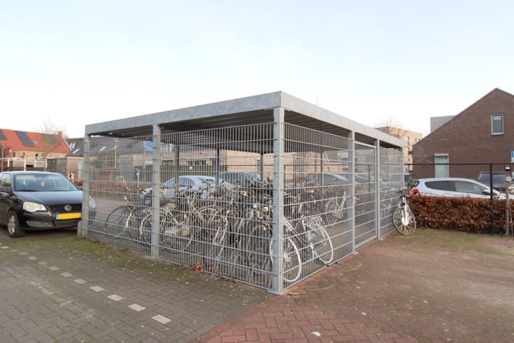 Photo 28 of Carmelietenstraat-oost 2-G