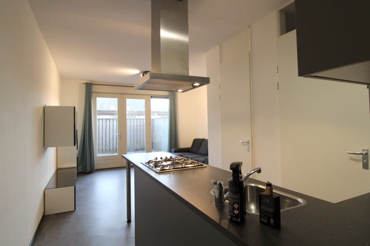 Photo 11 of Carmelietenstraat-oost 2-G