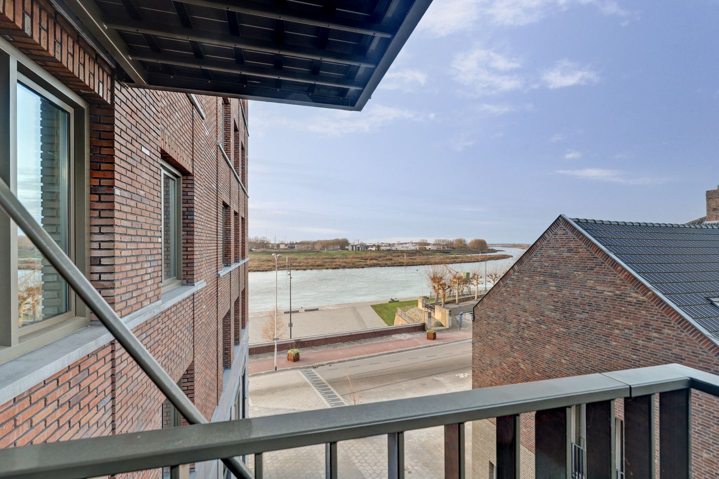 Photo 19 of Maasschriksel 155