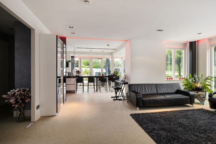 Foto 15 van Bourbonhof 25