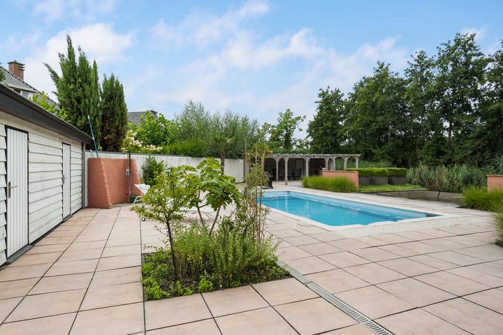 Foto 66 van Bourbonhof 25