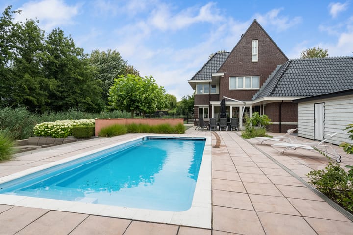 Foto 69 van Bourbonhof 25