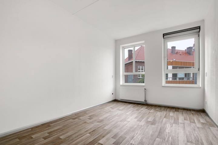 Photo 4 of Heinsbergerweg 17-D1