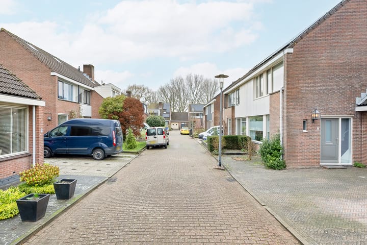 Photo 3 of Aalbersestraat 10