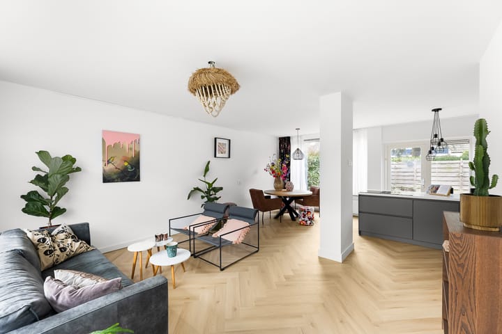 Photo 6 of Aalbersestraat 10