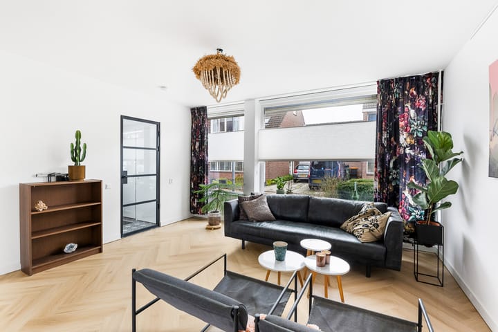 Photo 7 of Aalbersestraat 10