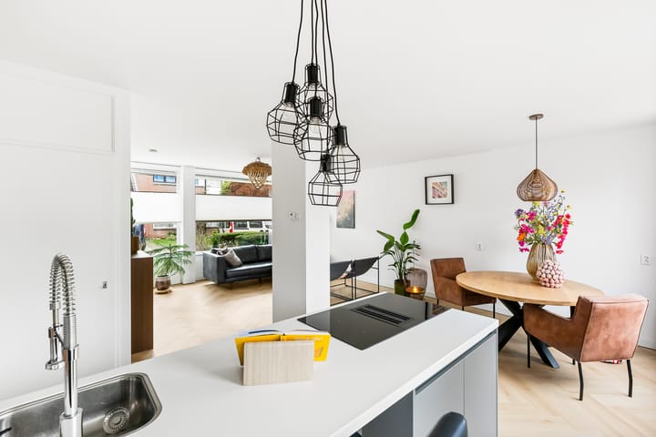 Photo 10 of Aalbersestraat 10