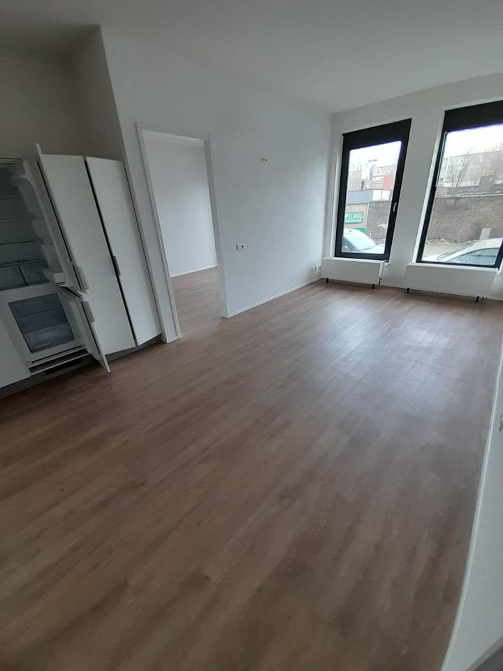 Photo 4 of Surinamepad 11-A05