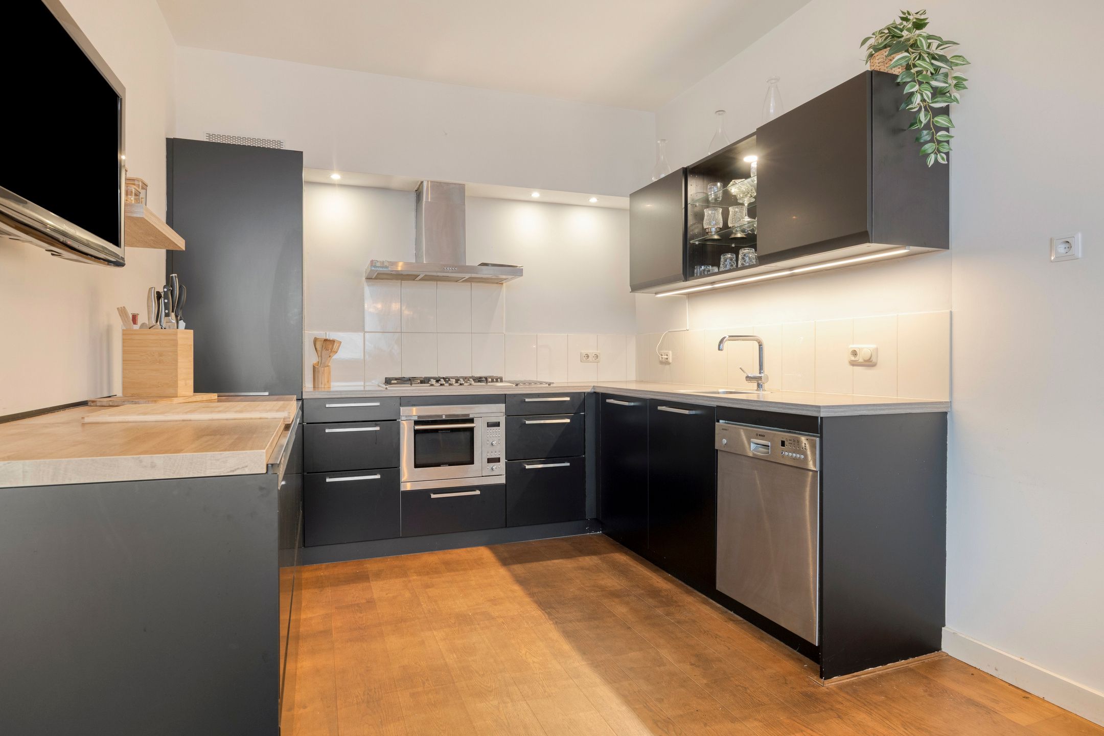 Photo 18 of Burgemeester Loeffplein 36