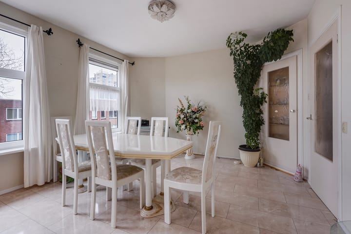 Foto 8 van Rosseelsstraat 111