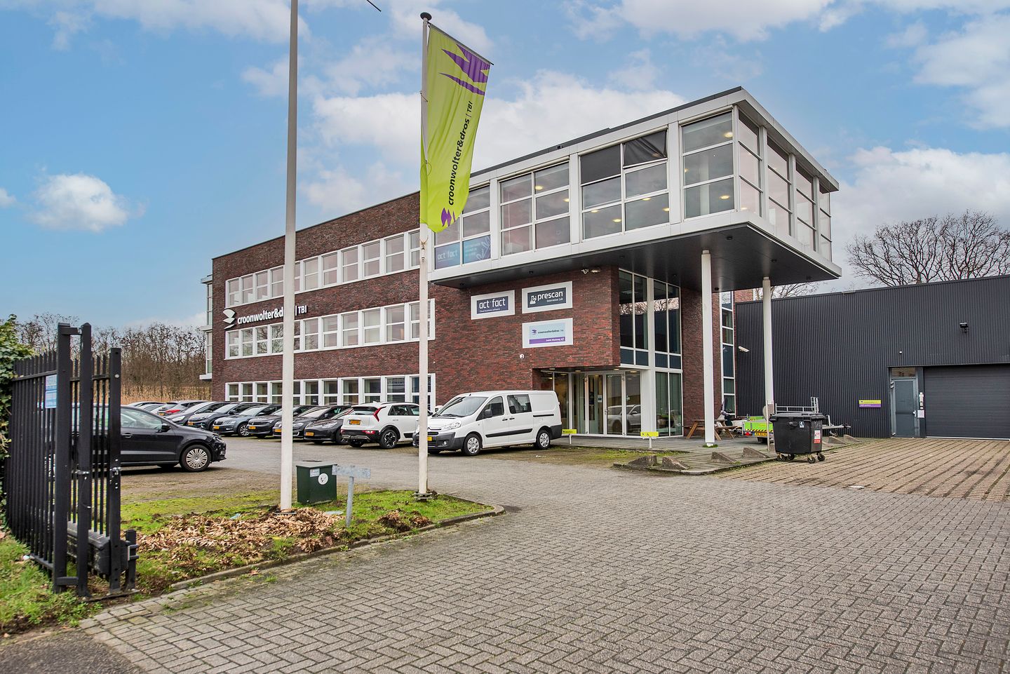 View photo 2 of Josink Maatweg 47