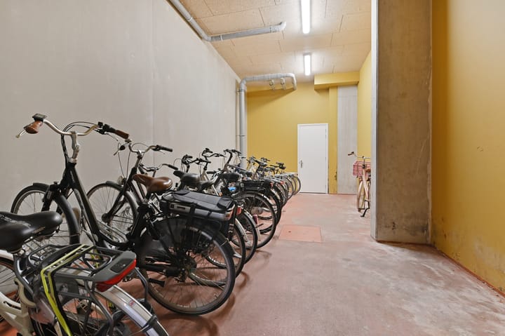 Photo 25 of Ambachtsgaarde 232