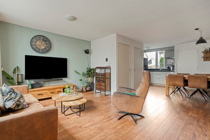 Photo 2 of Hoornblad 63