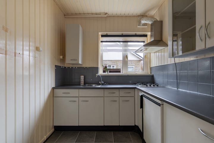 Foto 25 van Professor Loréstraat 6