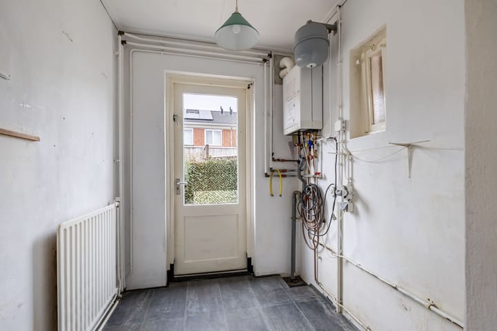 Foto 30 van Professor Loréstraat 6