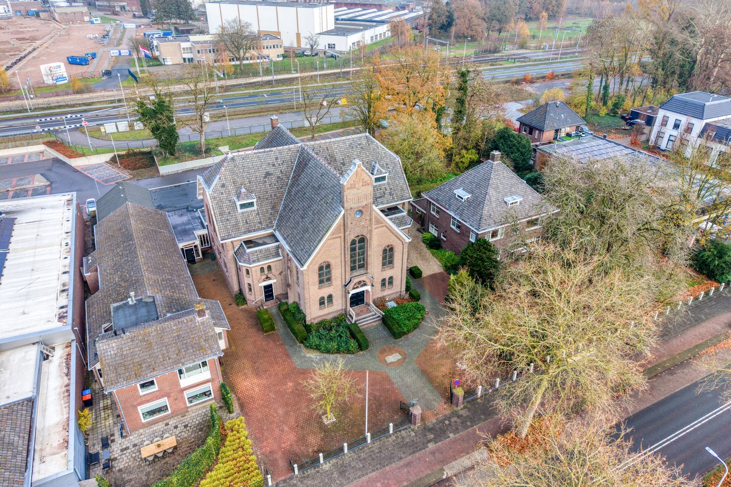 View photo 3 of Grotestraat 66-70