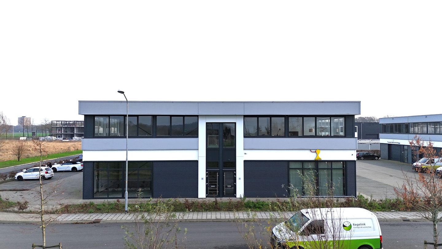 View photo 2 of Betsy van Goorstraat 23