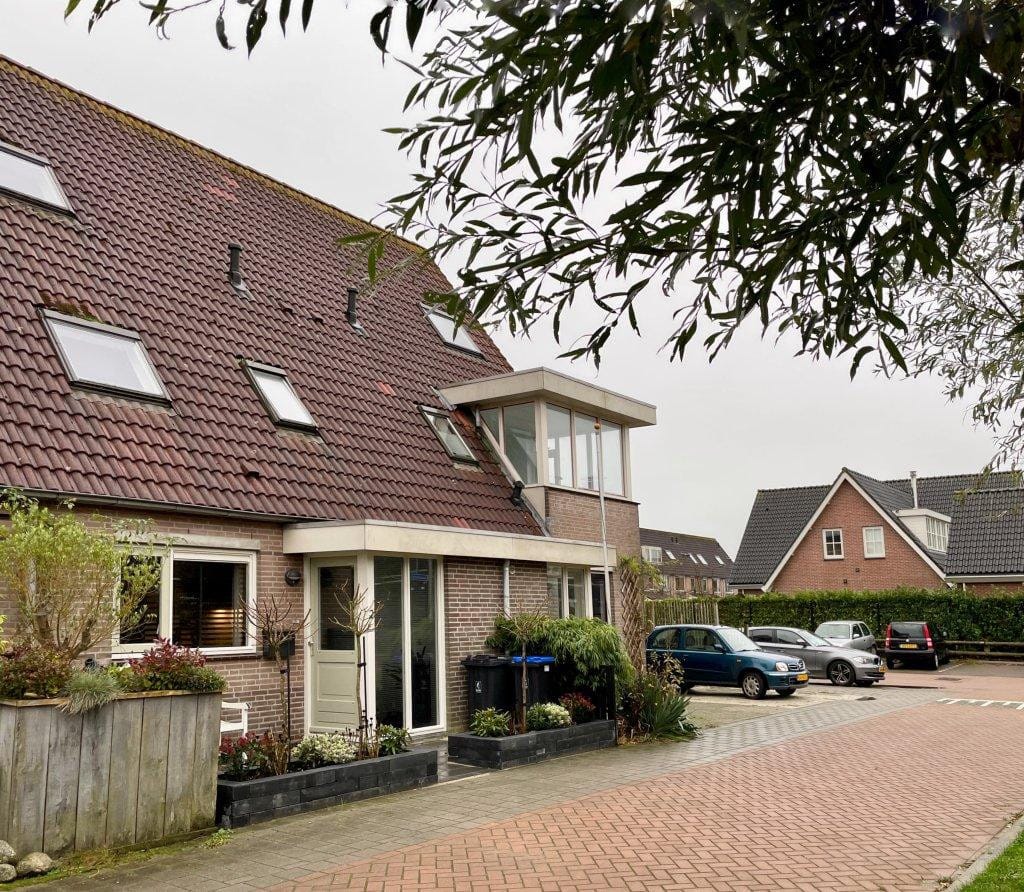 Photo 4 of Dotterbloem 2