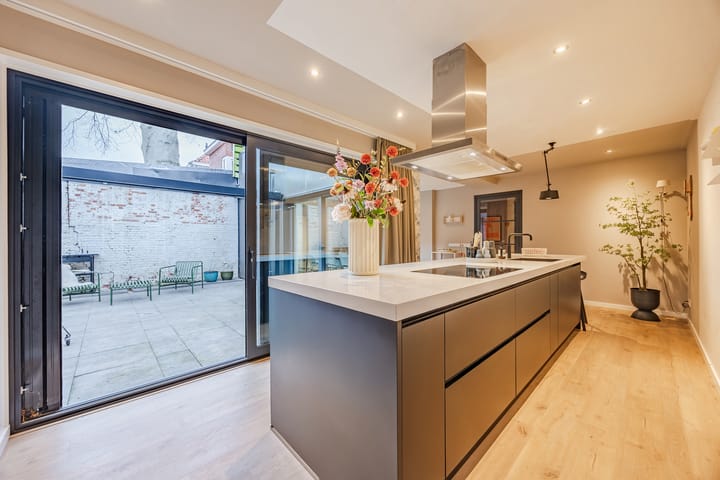 Photo 16 of Burgemeester Geillstraat 36