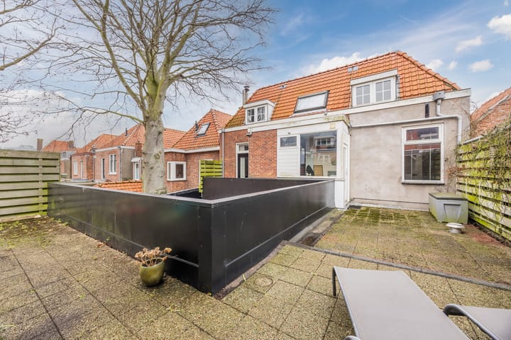 Photo 40 of Burgemeester Geillstraat 36