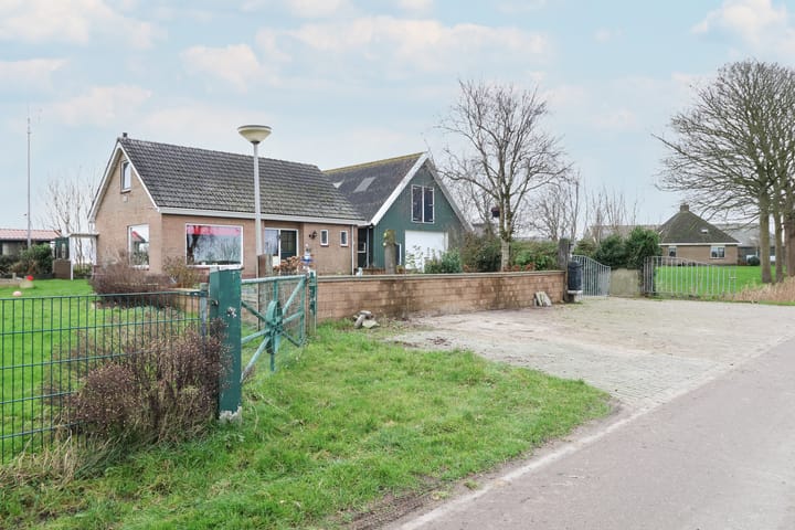 Photo 4 of Leane 5-A