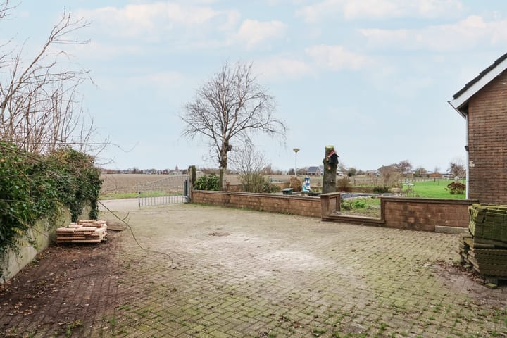 Photo 9 of Leane 5-A