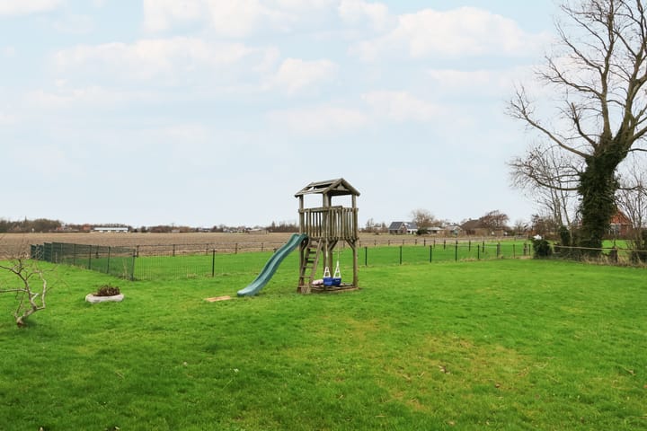 Photo 43 of Leane 5-A