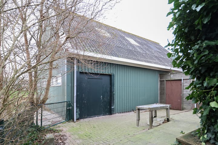 Photo 50 of Leane 5-A