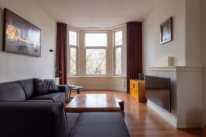 Photo 2 of Mathenesserlaan 390-C