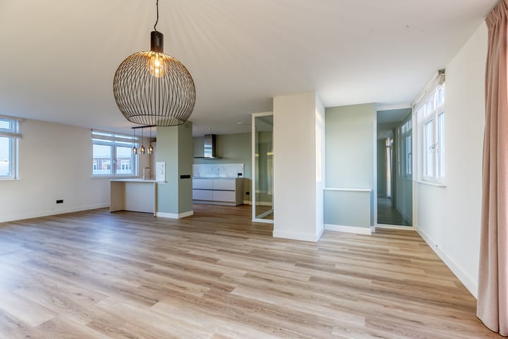 Photo 1 of Valkenboskade 631