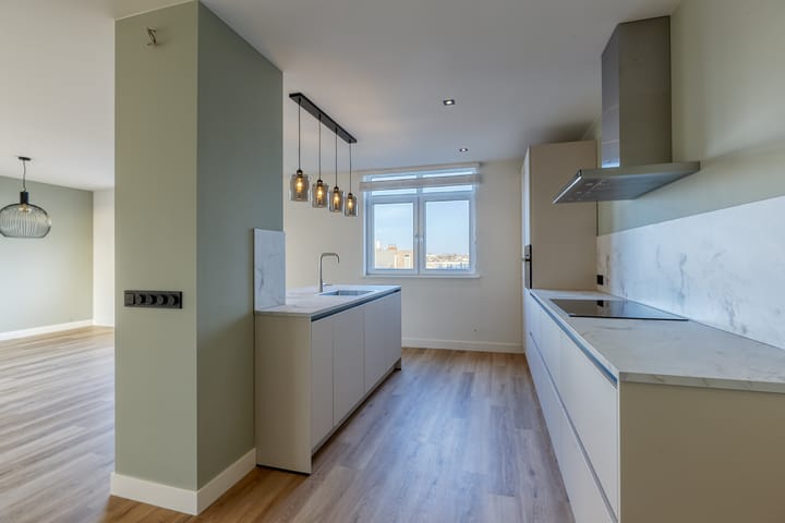 Photo 9 of Valkenboskade 631