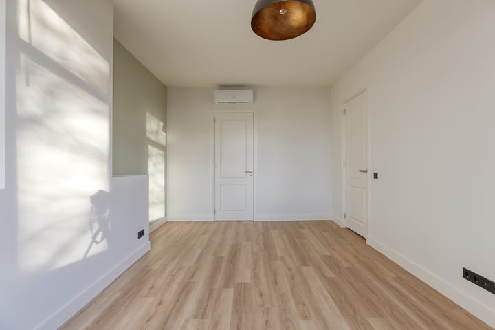 Photo 17 of Valkenboskade 631