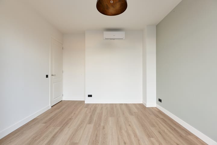 Photo 20 of Valkenboskade 631