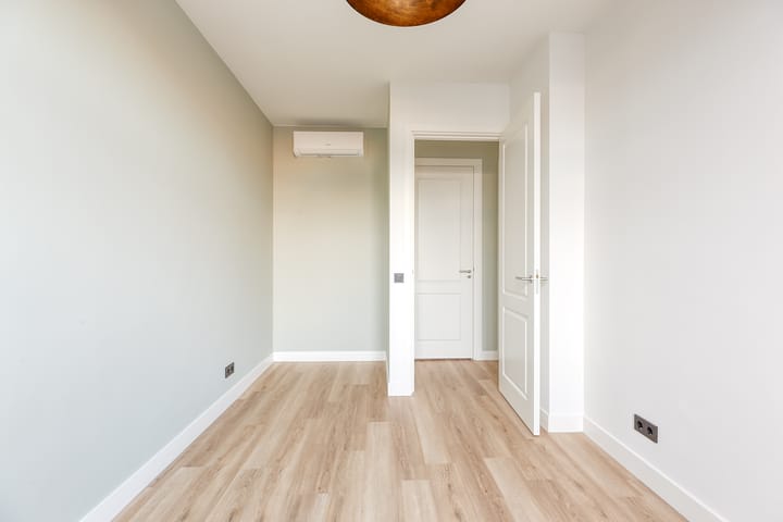 Photo 29 of Valkenboskade 631