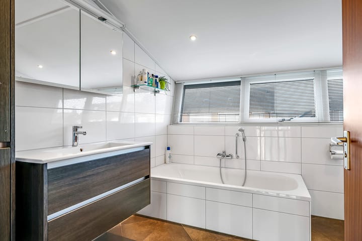 Foto 48 van Prins Clausstraat 1