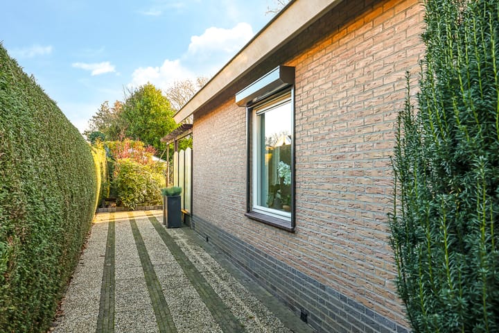 Foto 52 van Prins Clausstraat 1