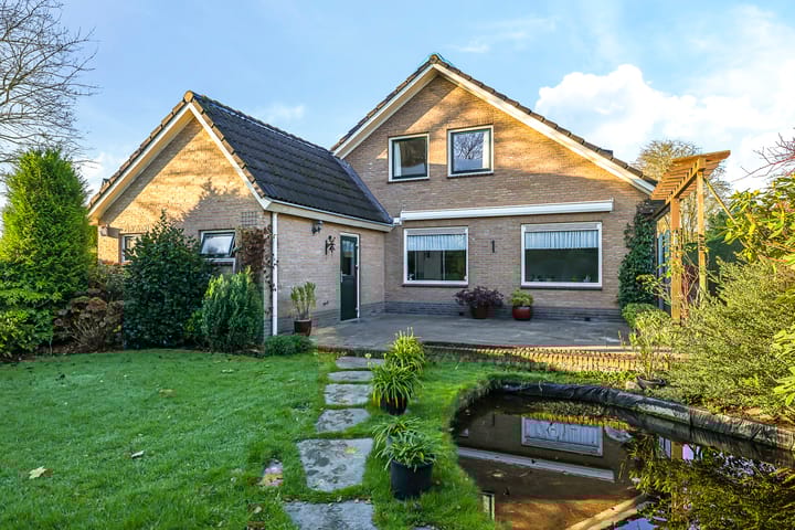 Foto 68 van Prins Clausstraat 1