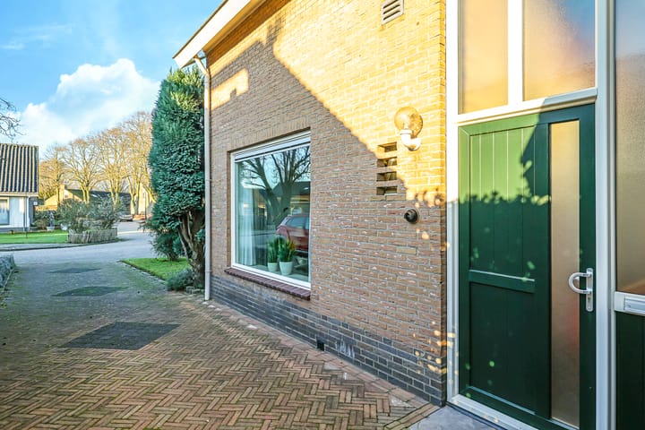 Foto 69 van Prins Clausstraat 1