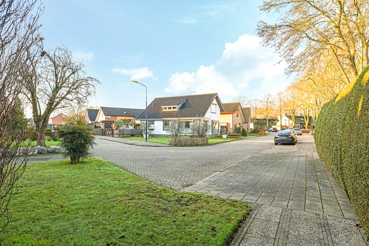 Foto 71 van Prins Clausstraat 1