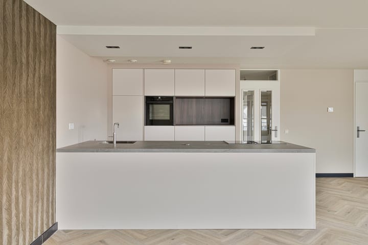 Photo 10 of Baron van Leefdaelstraat 36