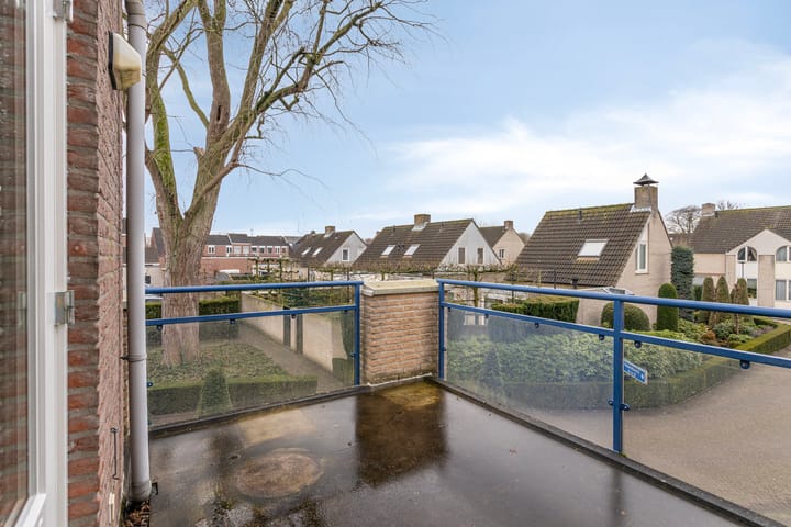 Photo 13 of Baron van Leefdaelstraat 36