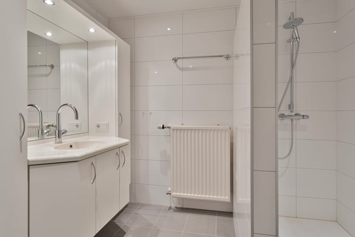 Photo 18 of Baron van Leefdaelstraat 36