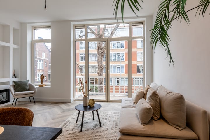 Photo 8 of Hondiusstraat 70-B