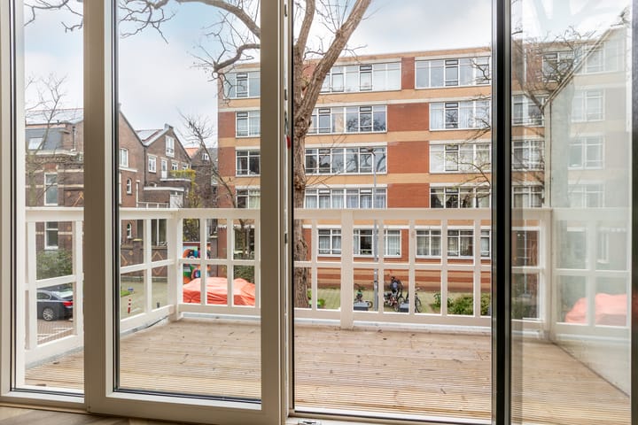 Photo 11 of Hondiusstraat 70-B