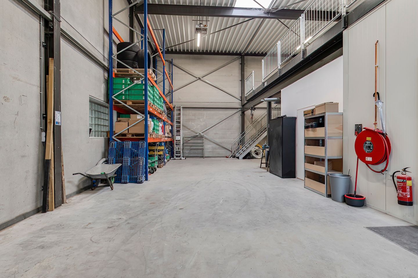 View photo 2 of De Aaldor 12-c