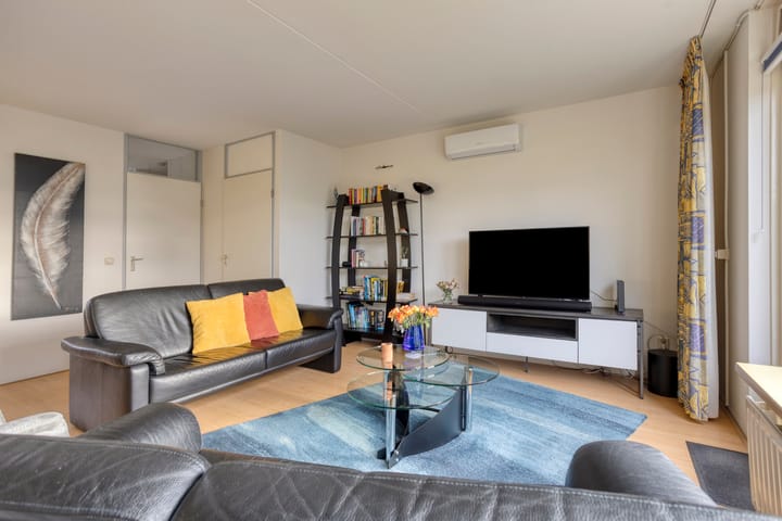 Photo 10 of Walcherenstraat 32