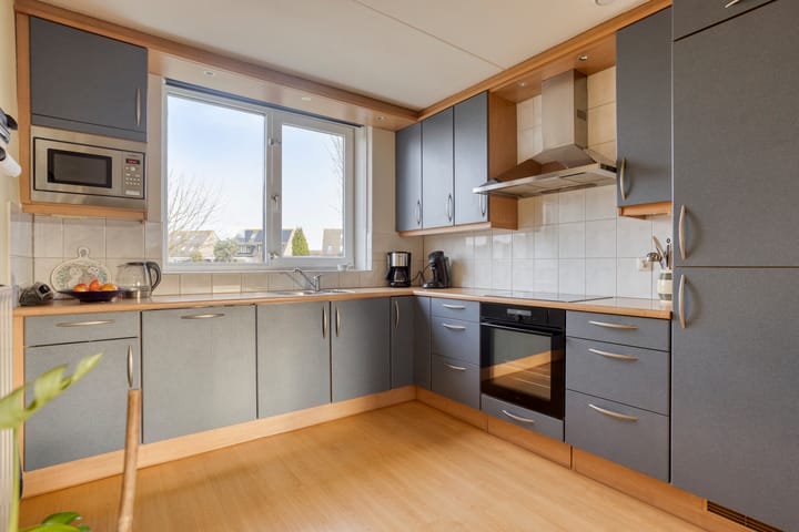 Photo 14 of Walcherenstraat 32