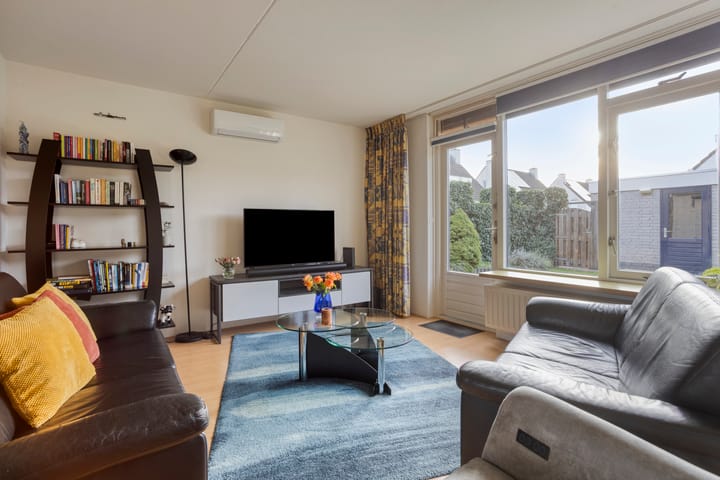 Photo 9 of Walcherenstraat 32