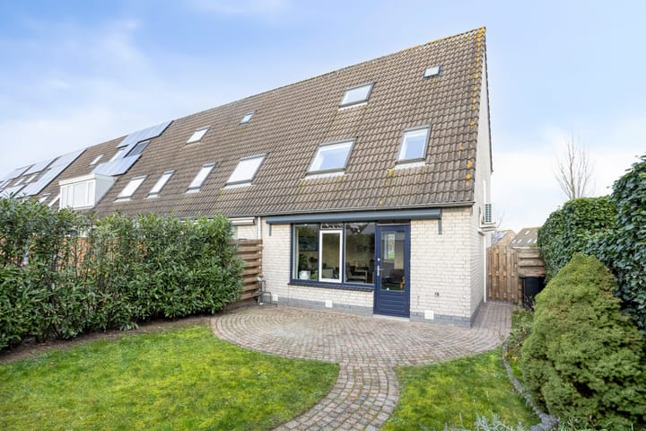 Photo 29 of Walcherenstraat 32